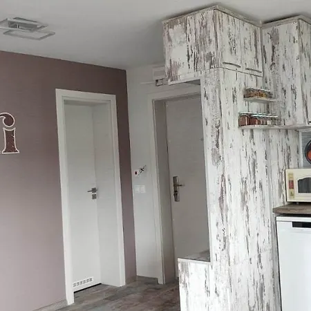 Kiki 布拉格埃夫格拉德